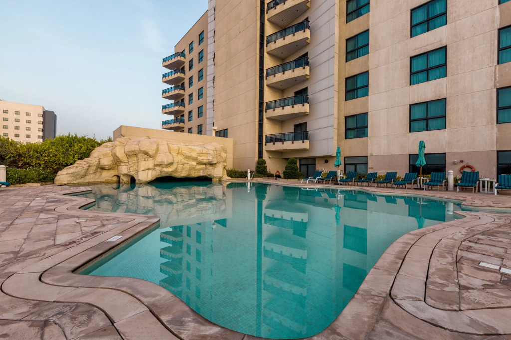 Отель Park Apartments Dubai, an Edge by Rotana