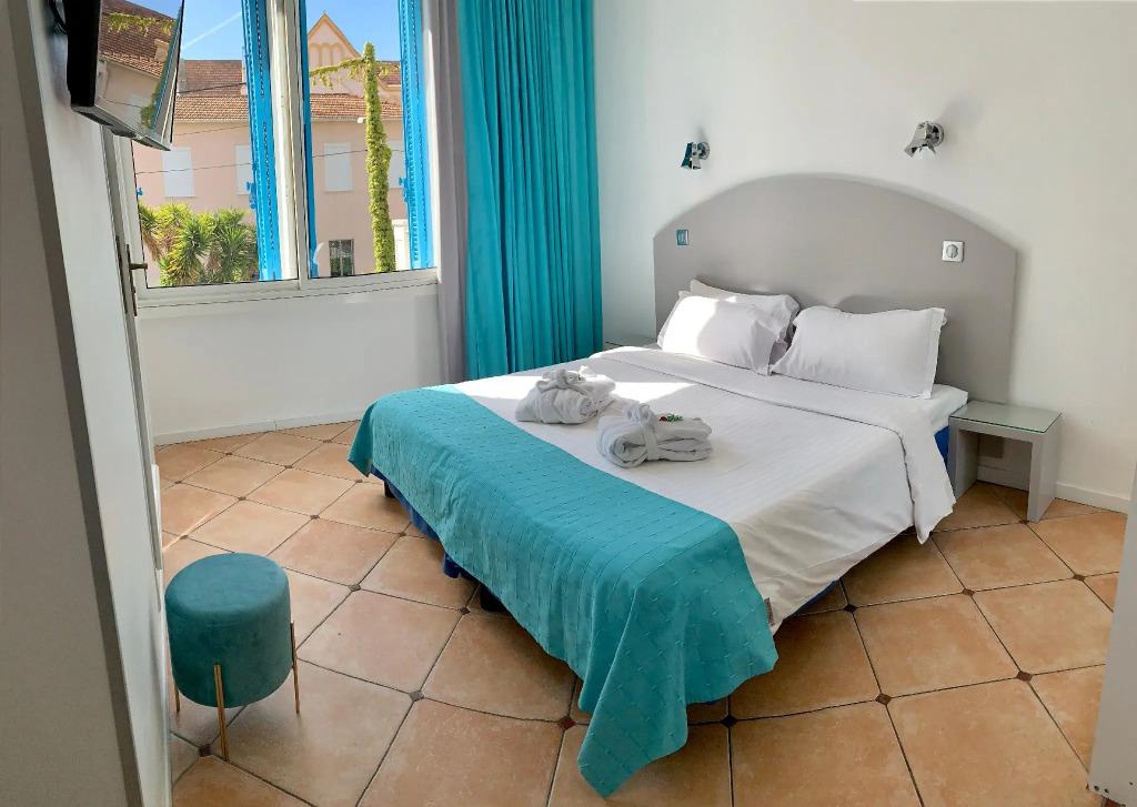 Hôtel La Villa Juan Beach