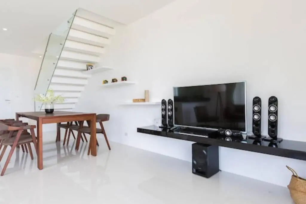 **75% DISCOUNT** 3 Bed/4 Bath SEA VIEWS BIG GARDEN