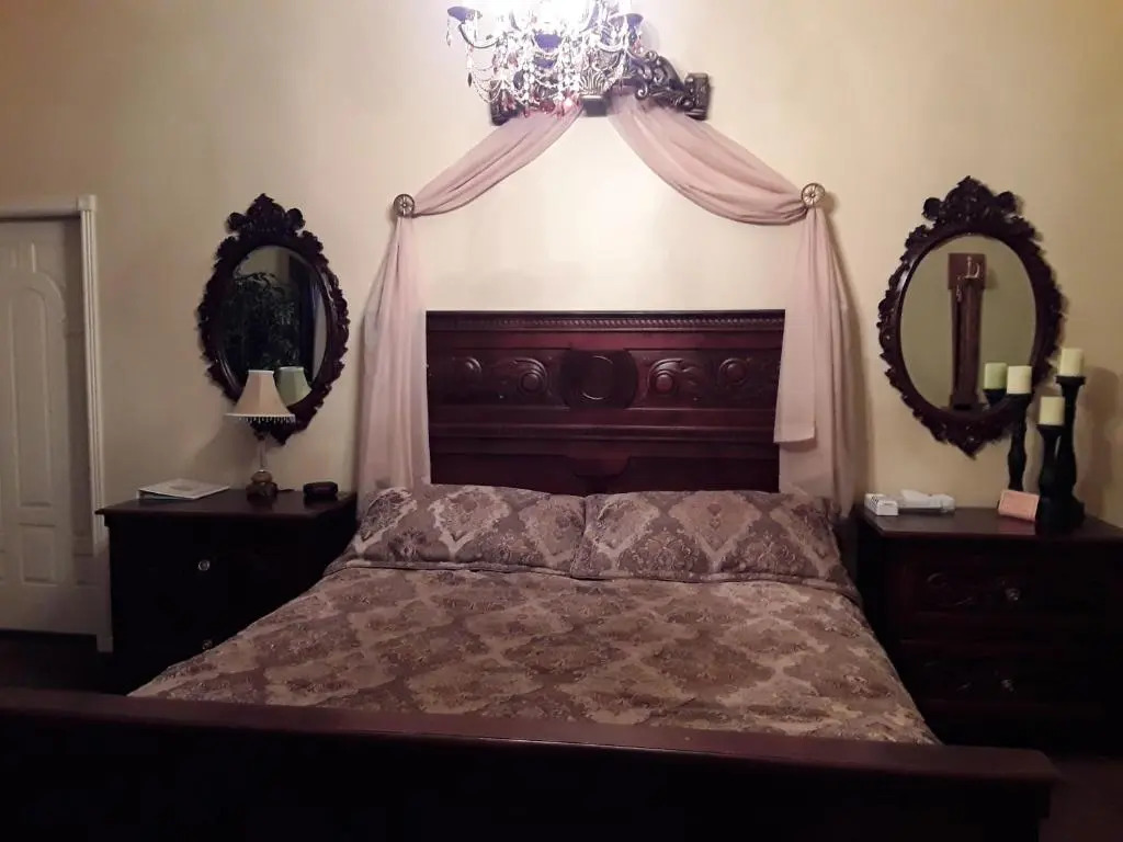 Lions Gate Manor