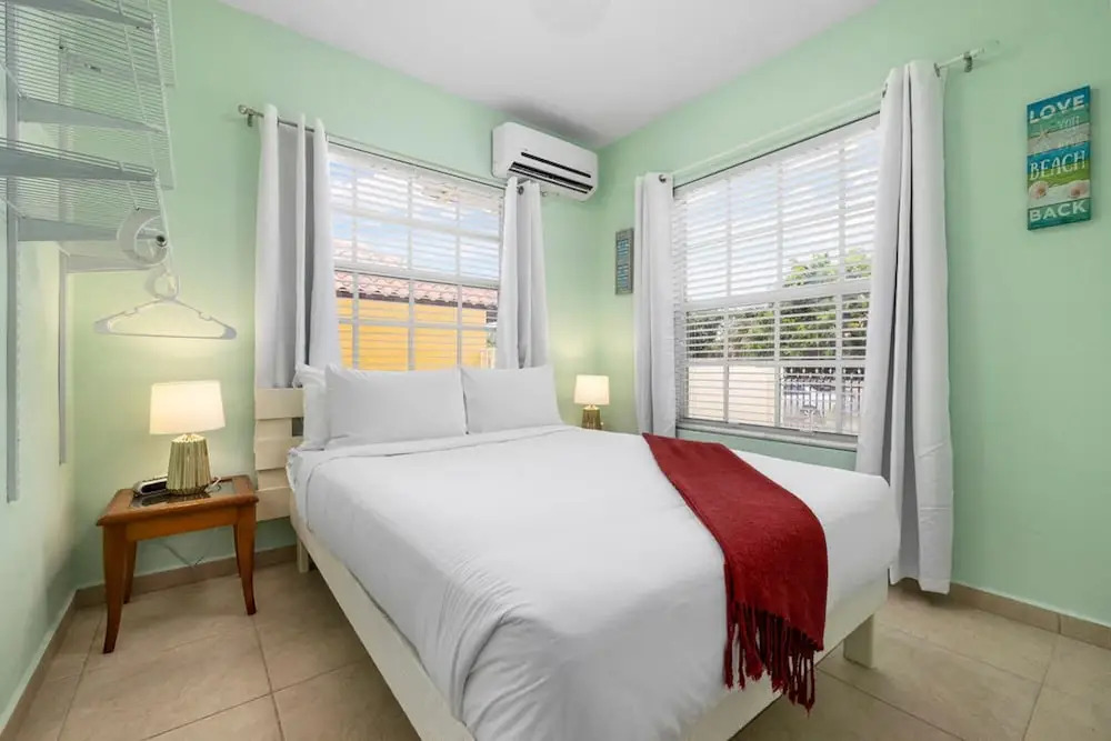 Cute Cozy 3BR Great Location