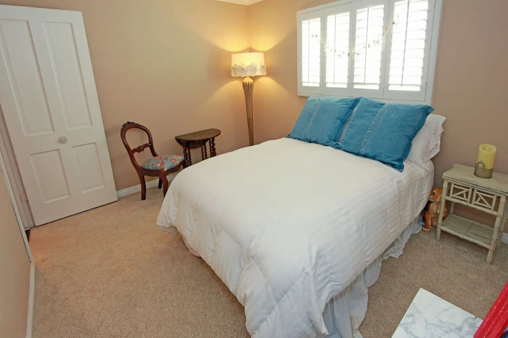 6302 W. Ocean Front (68447)