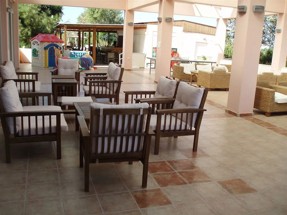 Roselands Hotel
