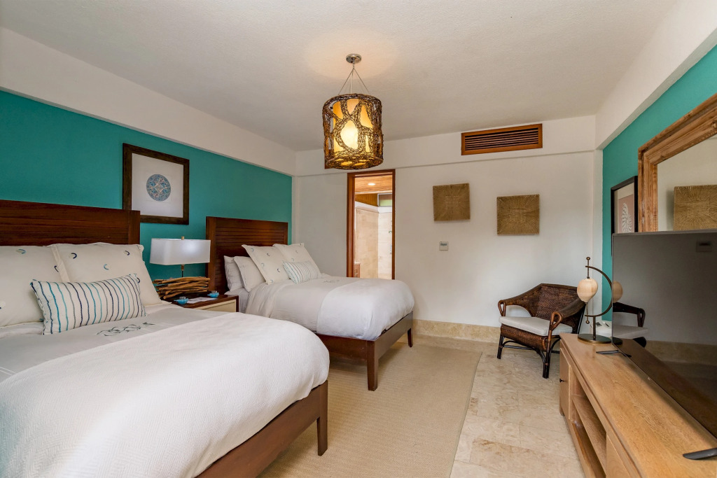 Luxury villa at Cap Cana Resort - Chef, maid, butler and golf cart are included