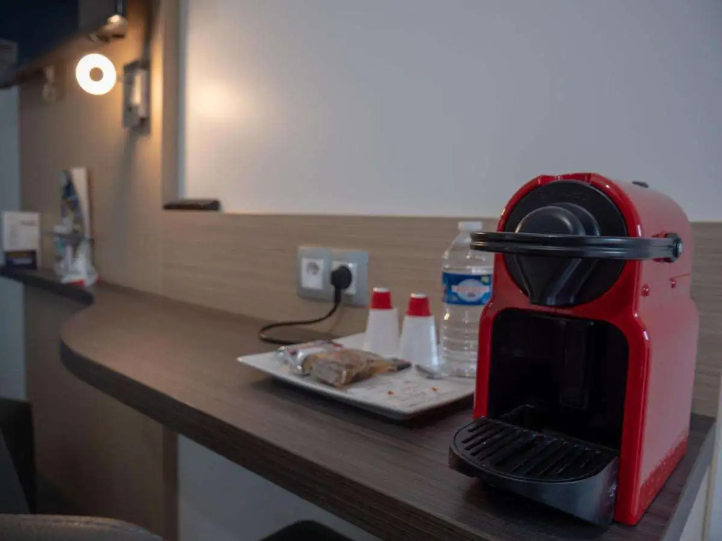Contact Hotel Bleu France Eragny Cergy