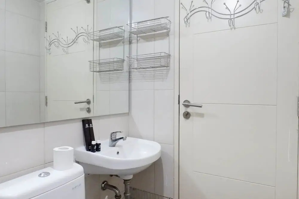 Spacious Studio Apartment Accses To Pakuwon Mall At Tanglin Supermall Mansion