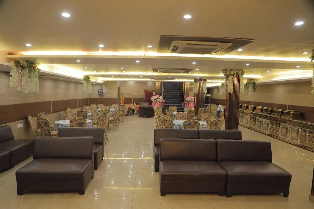 The Royal Casa Hotel And Banquet
