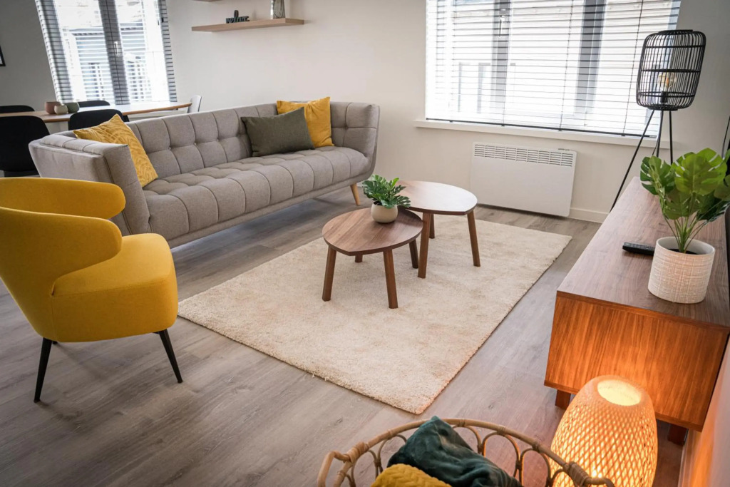 ETAGE 2 - appartement in centrum, 300m van zee mét parking