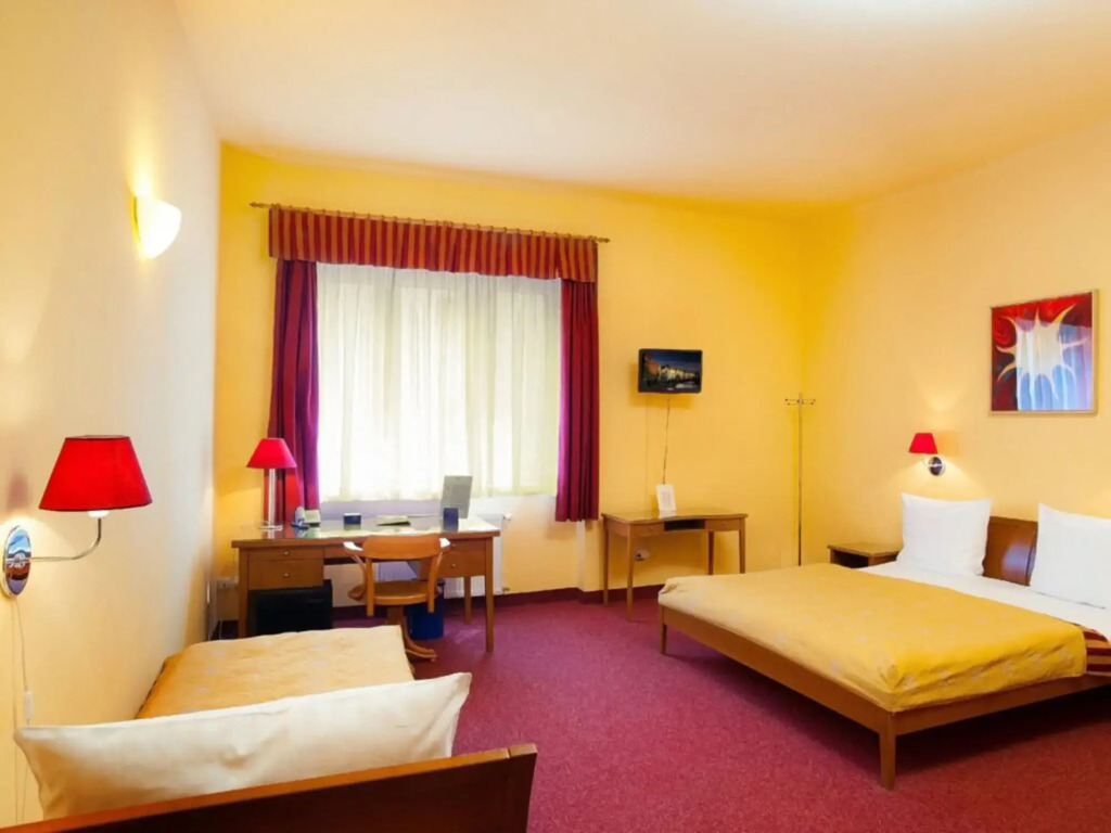 Cloister Inn Hotel