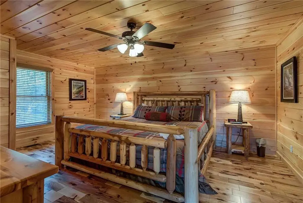 Rocky Top Lookout 4 Bedroom Home with Hot Tub