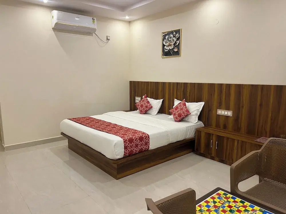 Estoria Hotel and Resort