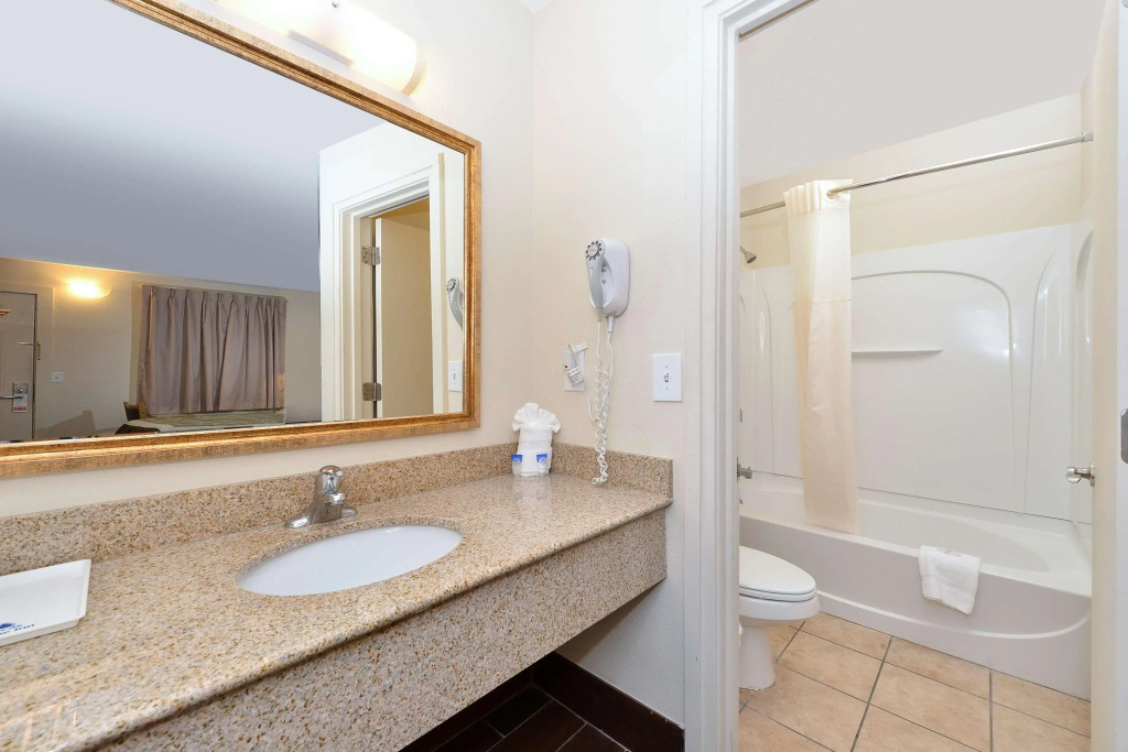 Americas Best Value Inn Near Downtown Nashville