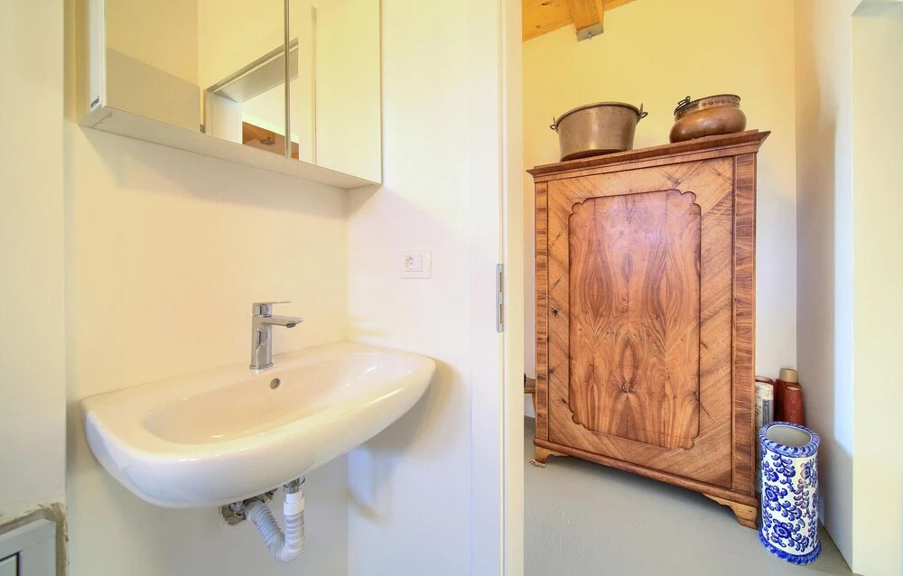 Amazing Home in Vrh With 1 Bedrooms, Wifi and Outdoor Swimming Pool