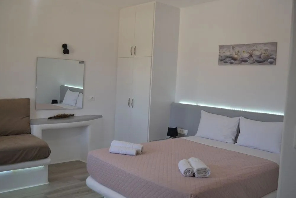 Oniropetra Apartaments