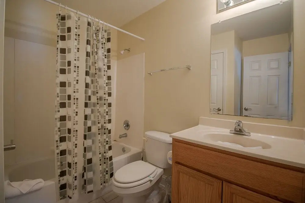 Oak Shores-Oak Shores Studio 39