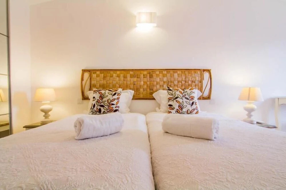 Villa 2, great spot Oura beach, Albufeira