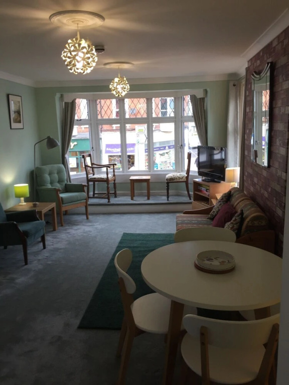 Modern 2 Bedroom Apartment in Central Exmouth
