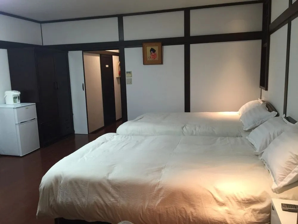 Naniwa Guest House