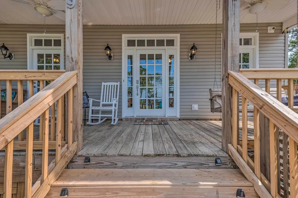 Stunning Views & Waterfront Fun: Aloe Bay Home