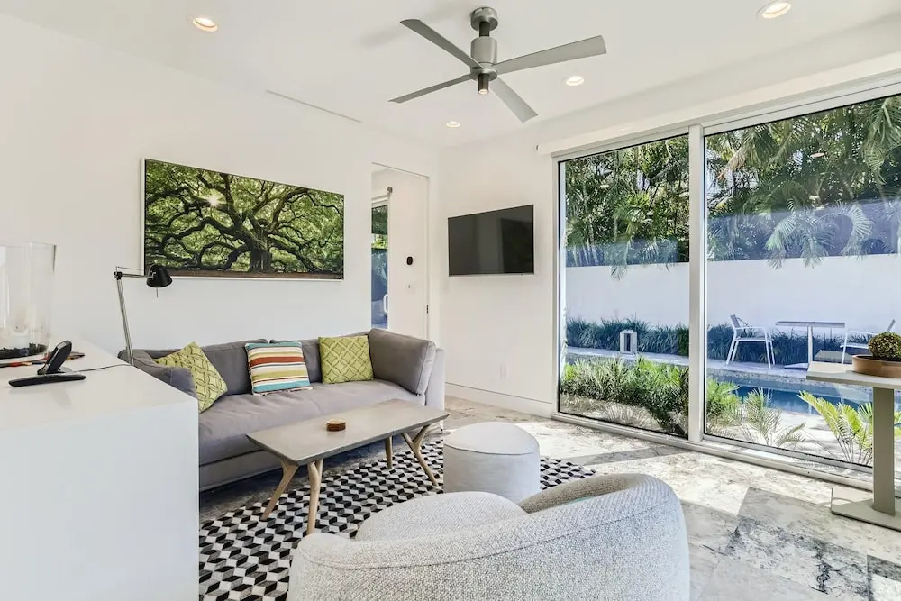 Villa Ardmore - Indulge in Spa Living with Guesthouse & Private Pool