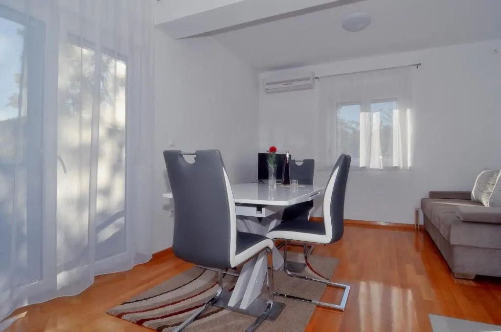 Apartments Edita