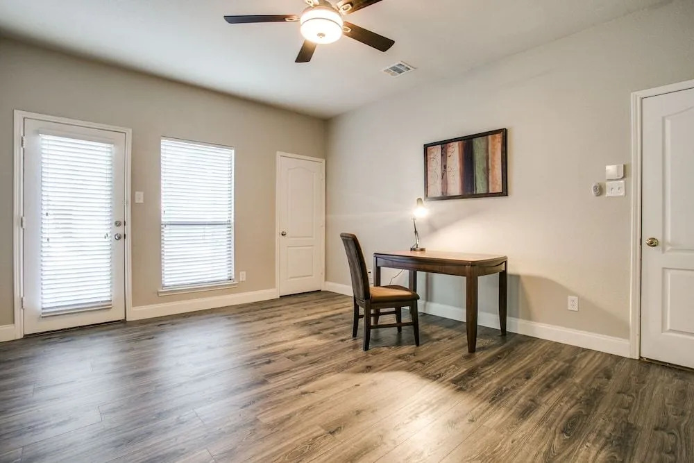 Beautifully furnished 3 bedroom Frisco
