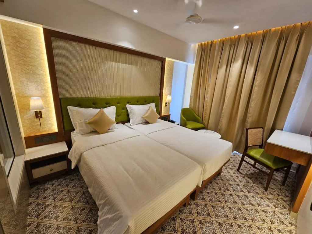 Hotel Golden Nest - Thane