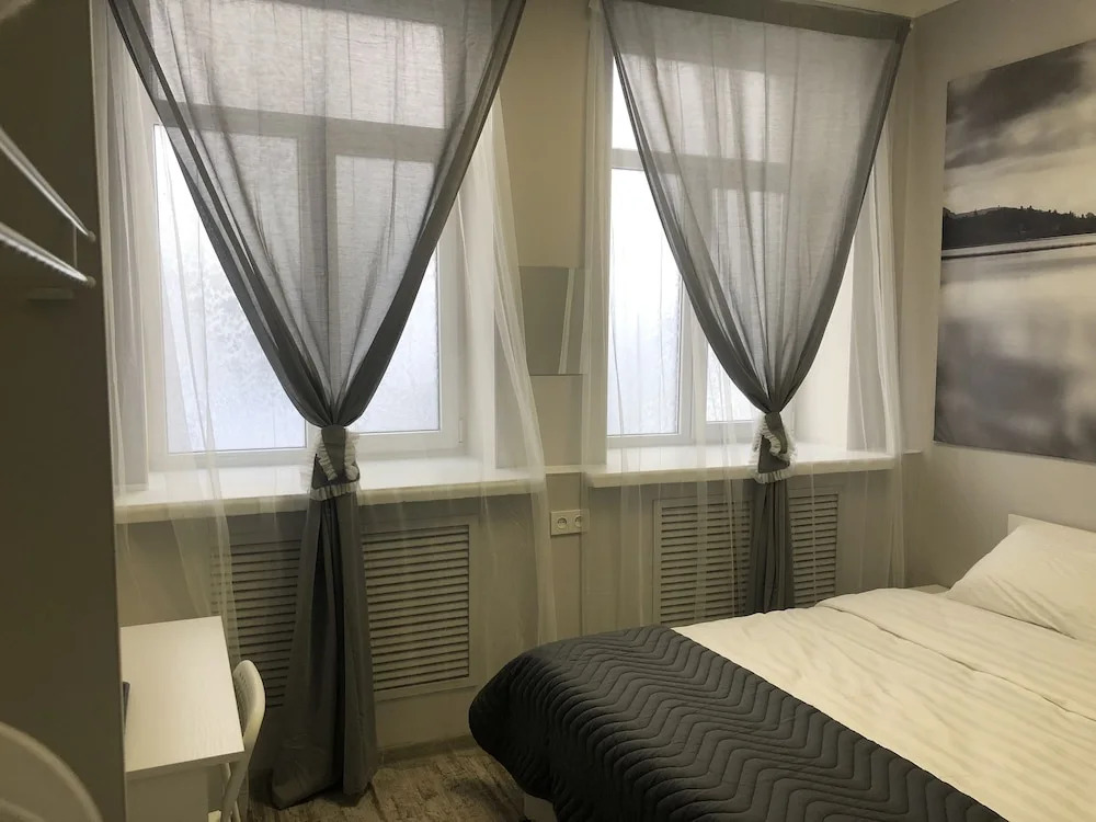 L-hotel
