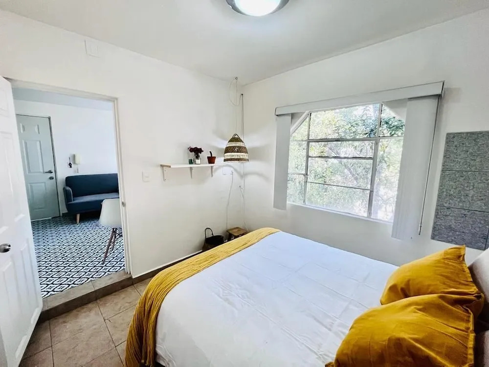 Bright apartment with large terrace overlooking Condes