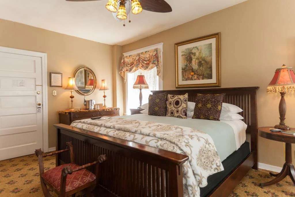 Inn on Charlotte Boutique Hotel