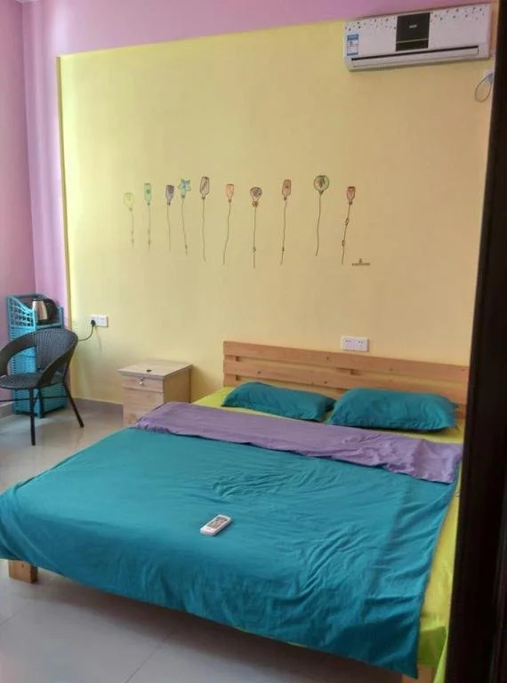 Huofenghuang Hostel