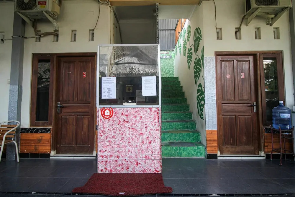Santana Guest House by OYO Rooms
