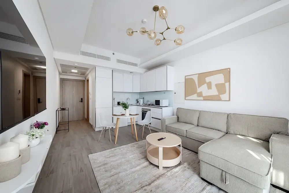 Bright 1BR with balcony in Luma 22