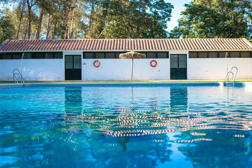 CENTRO DE OCIO ALÚA Bungalows Camping Rafting Benamejí