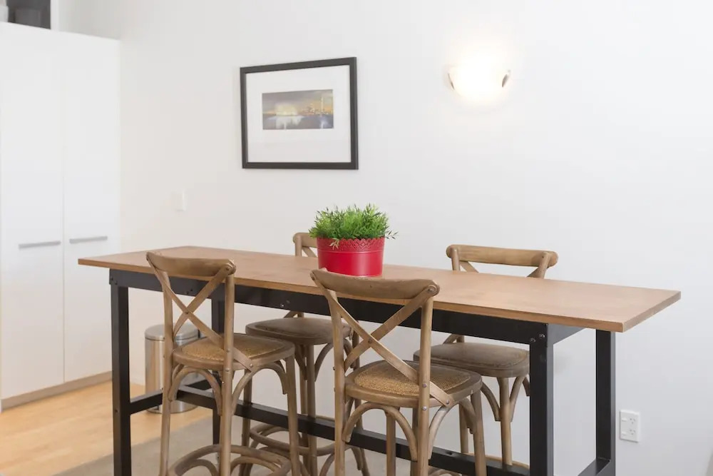 TOWNY - Top Floor Tranquility - 2 Bedrooms