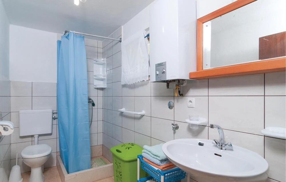 Stunning Home in Pucisca With 1 Bedrooms, Wifi and Outdoor Swimming Pool
