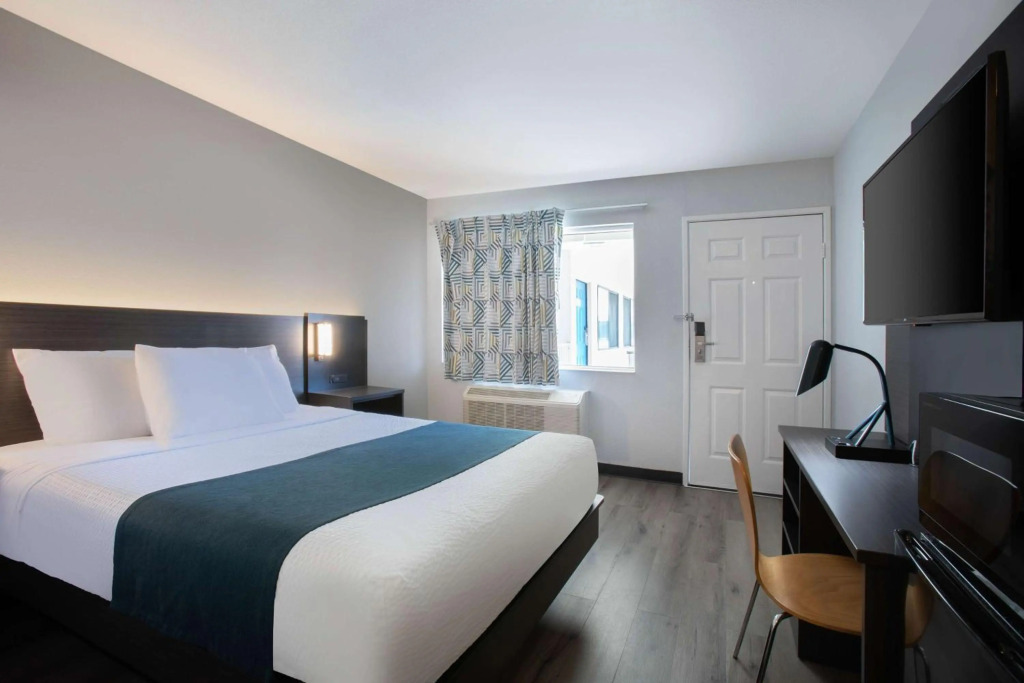 Motel 6-Woodland, CA Sacramento Airport