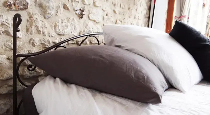 La Mona Guest House