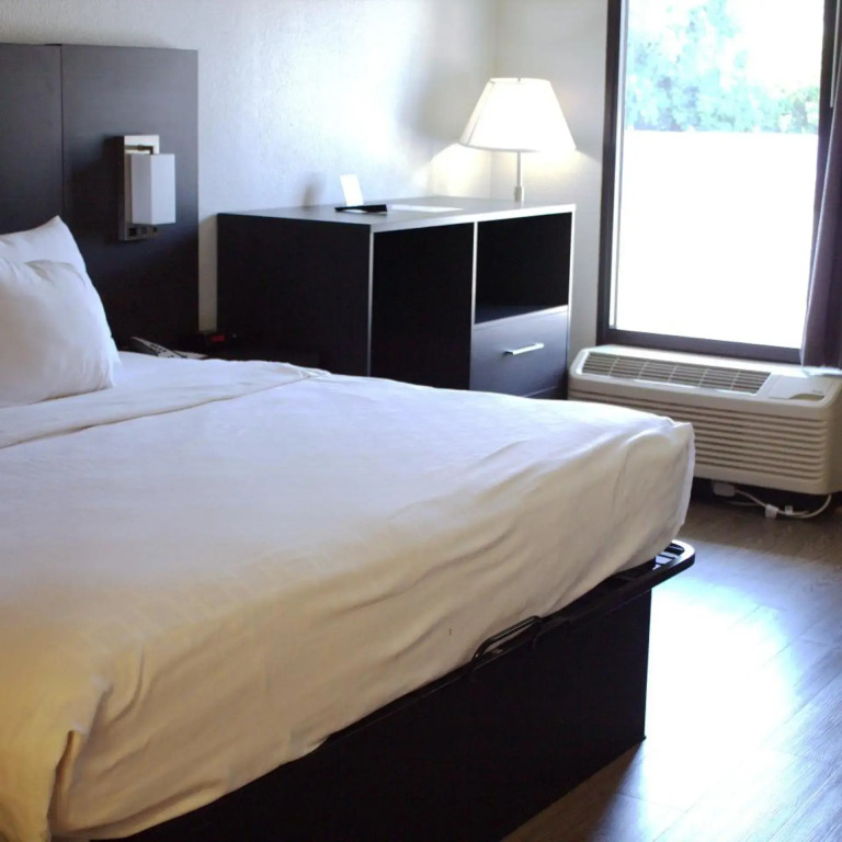 Clarion Pointe Statesville