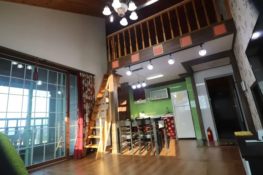 Gyeongju Raspberry Pension