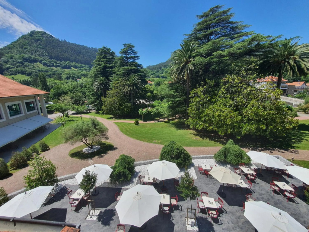 Отель Gran Hotel Balneario De Puente Viesgo