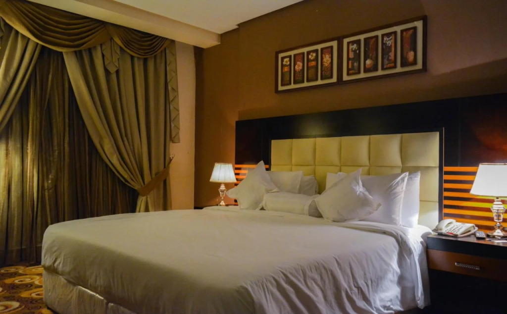 Reef Global Hotel