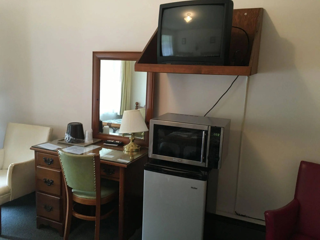 Parkway Inn