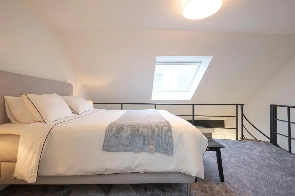 Functional housings 2 steps from Grand Place