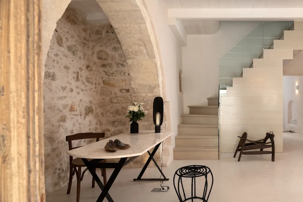 Sutor Chic Manor