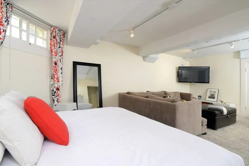 LUX Suites in the Heart of Santa Monica
