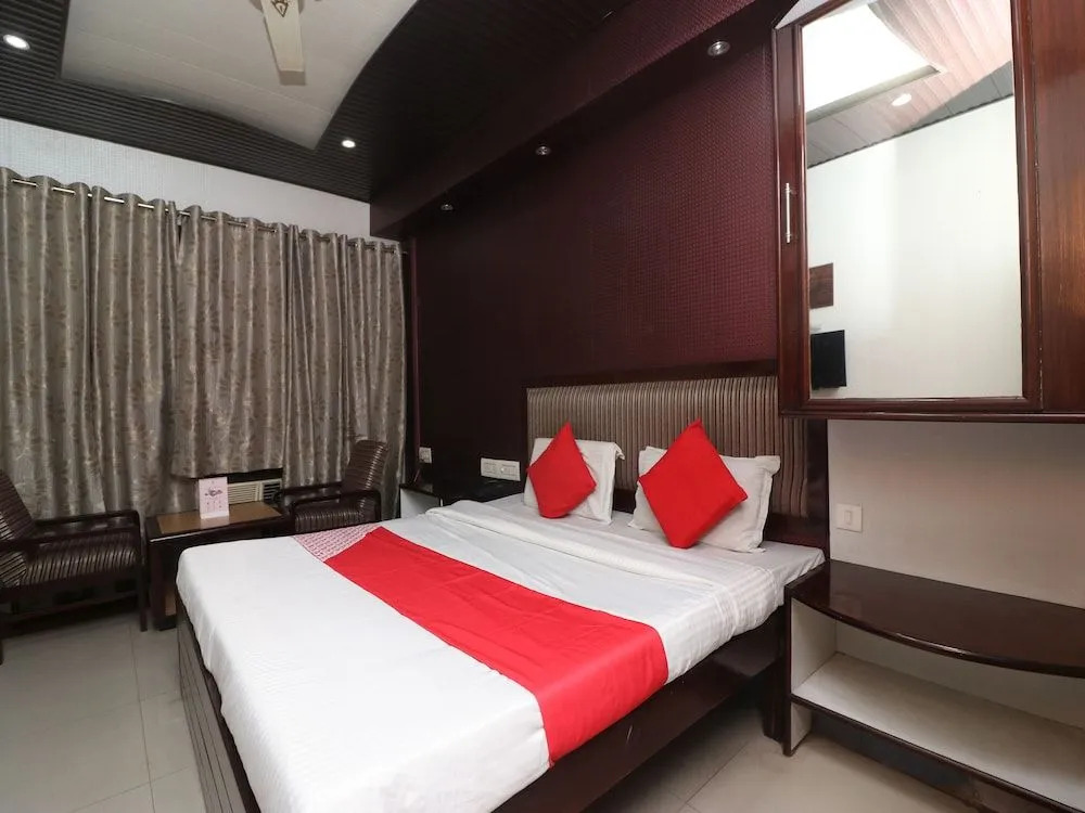 Collection O 28628 Hotel Himgiri Residency
