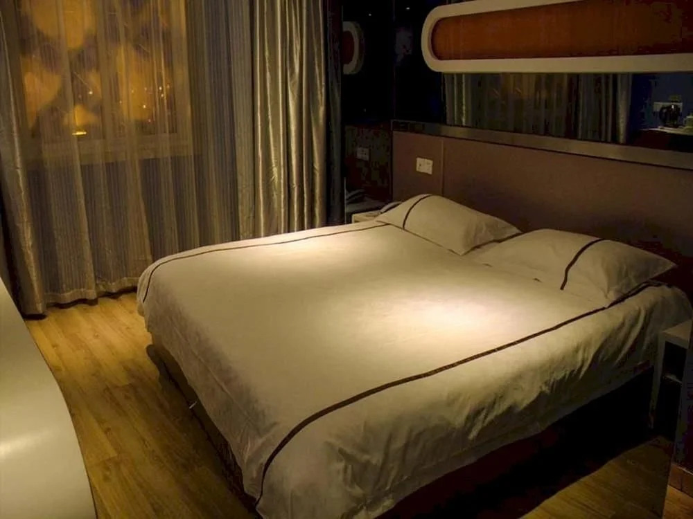 Bengbu Boluomi Fashion Art Hotel
