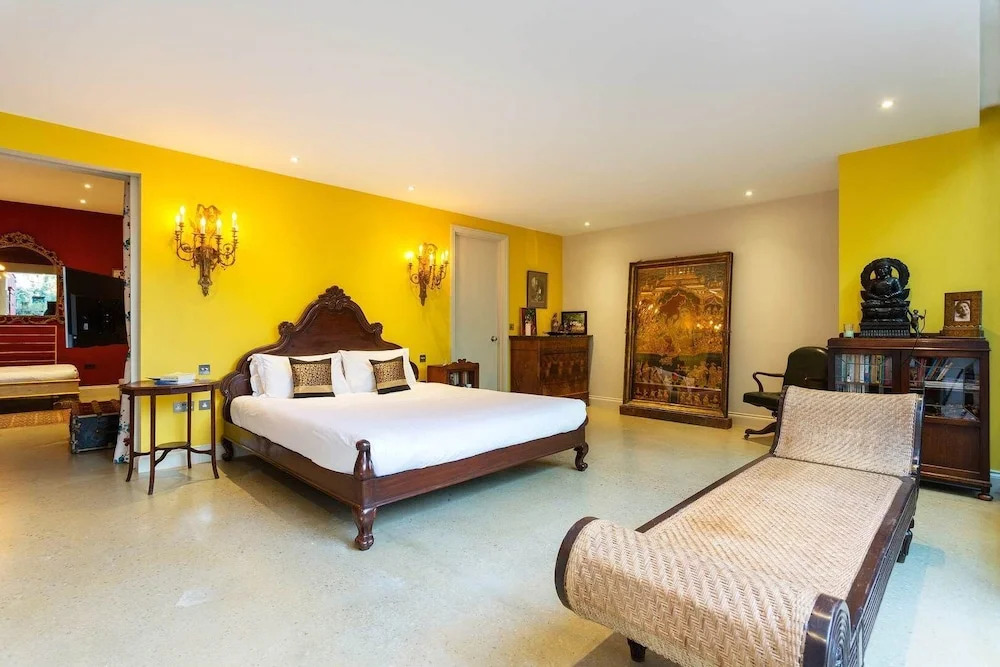 Opulent Colours in North-west London