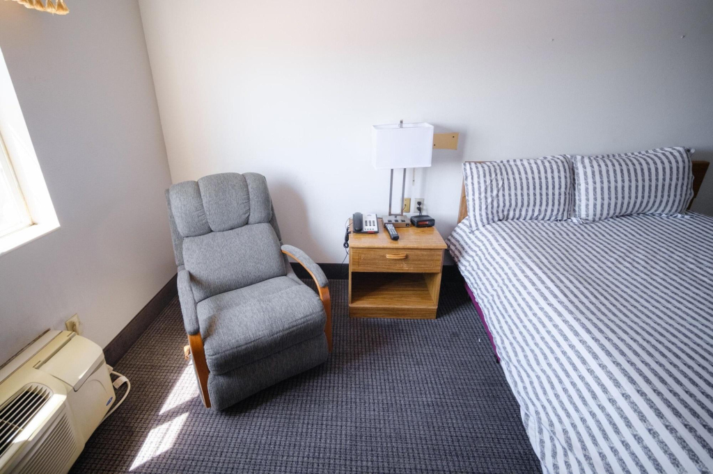 Westwood Inn & Suites Kimball I 90